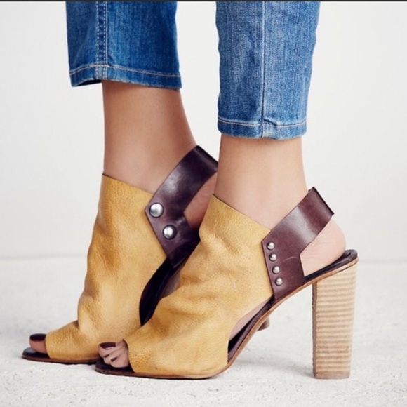 Free People Shoes - FREE PEOPLE Open Toe Leather Slingback Sandal Heel